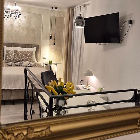 Studio Apartment Lily Ровінь Екстер'єр фото