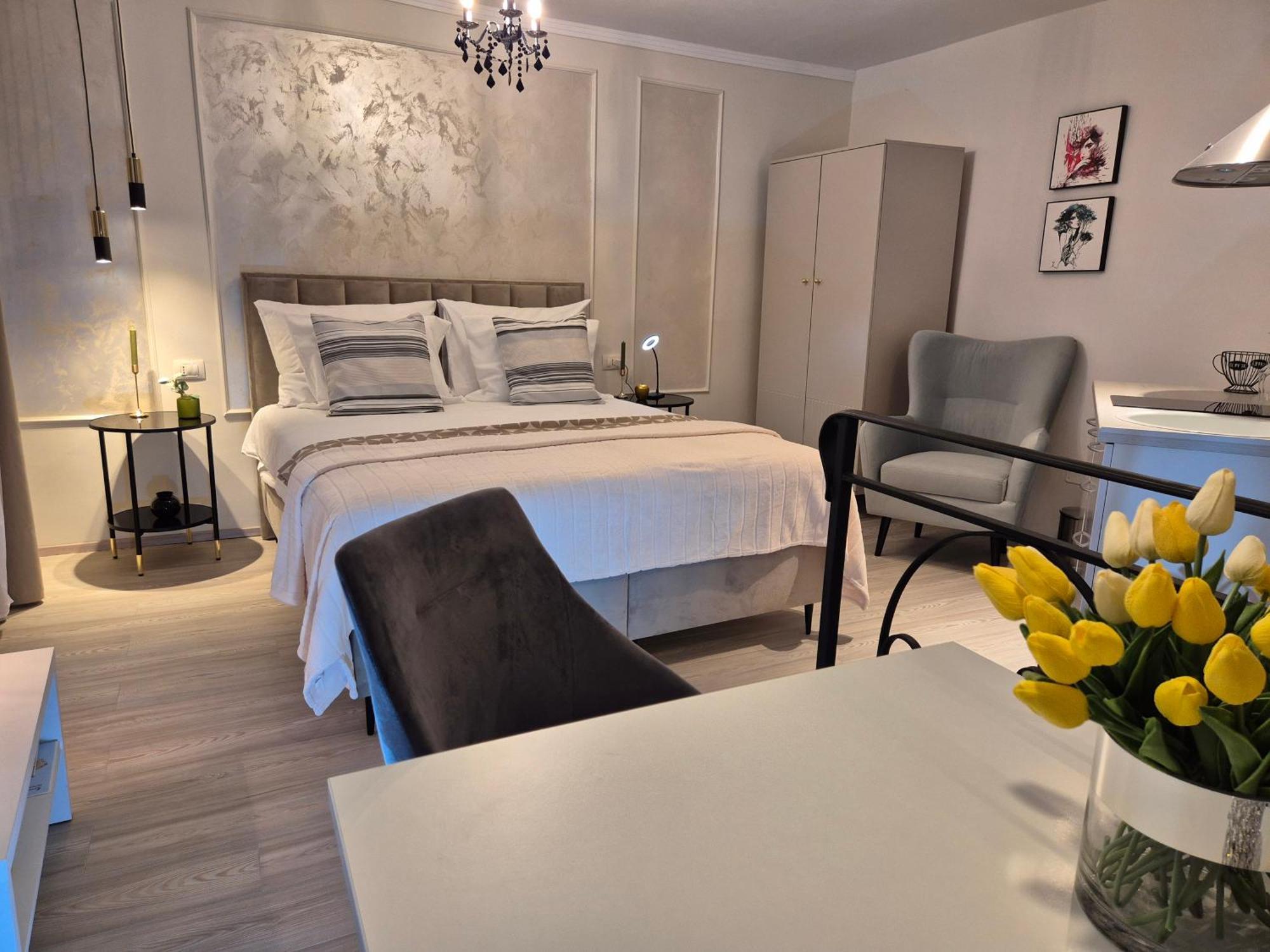 Studio Apartment Lily Ровінь Екстер'єр фото